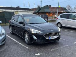Musta Käytetty 2021 Ford Focus Titanium Farmari | 20 870 € (Hieman kallis)