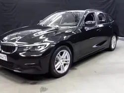 Musta Käytetty 2021 BMW 330e Comfort Edition Farmari | 28 900 € (Hyvä tarjous)