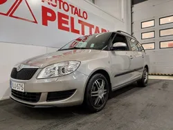 Ruskea (beige) Käytetty 2010 Skoda Fabia Ambiente Farmari | 4 900 € (Perustarjous)
