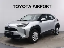 Hopea Käytetty 2024 Toyota Yaris Cross Active Katumaasturi | 28 890 € (Perustarjous)