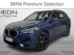Sininen Käytetty 2021 BMW X1 Sport Line Katumaasturi | 26 850 € (Perustarjous)