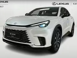 Valkoinen Käytetty 2024 Lexus LBX Launch Edition Katumaasturi | 37 990 €