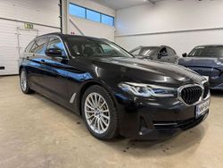 Musta Käytetty 2021 BMW 530e Farmari | 26 850 € (Hieman kallis)