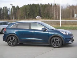 Sininen Käytetty 2019 Kia Niro EX Katumaasturi | 15 400 € (Perustarjous)