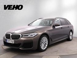 Harmaa Käytetty 2022 BMW 530e M Sport Farmari | 32 800 € (Hyvä tarjous)