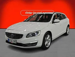 Valkoinen Käytetty 2018 Volvo V60 Momentum Farmari | 16 290 € (Perustarjous)