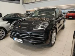 Musta Käytetty 2022 Porsche Cayenne Katumaasturi | 64 400 € (Perustarjous)