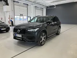 Käytetty 2020 Volvo XC90 R-Design Katumaasturi | 41 900 € (Perustarjous)