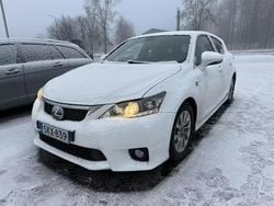 Valkoinen Käytetty 2013 Lexus CT200h Sport Line Viistoperä | 12 990 € (Perustarjous)