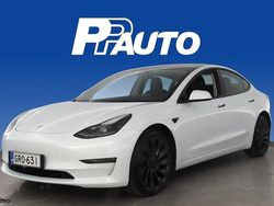 Valkoinen Käytetty 2022 Tesla Model 3 Performance Sedan | 36 800 € (Hieman kallis)