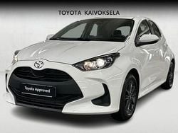 Valkoinen Käytetty 2025 Toyota Yaris Hybrid Active Viistoperä | 24 490 € (Perustarjous)