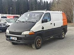 Valkoinen Käytetty 2001 Toyota HiAce Tila-auto | 3 400 €
