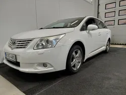 Valkoinen Käytetty 2010 Toyota Avensis Executive Farmari | 8 850 € (Perustarjous)