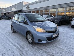 Sininen Käytetty 2013 Toyota Yaris Comfort Viistoperä | 9 900 € (Perustarjous)