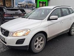 Valkoinen Käytetty 2011 Volvo XC60 Momentum Katumaasturi | 15 800 € (Perustarjous)
