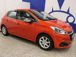 Keltainen Käytetty 2017 Peugeot 208 Allure Viistoperä | 8 900 € (Perustarjous)