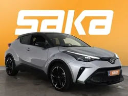 Valkoinen Käytetty 2023 Toyota C-HR Sport Katumaasturi | 33 990 € (Perustarjous)