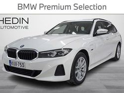 Käytetty 2022 BMW 330e Farmari | 29 600 € (Perustarjous)