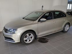 Hopea Käytetty 2015 VW Jetta Comfortline Sedan | 11 790 € (Perustarjous)