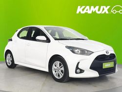 Valkoinen Käytetty 2023 Toyota Yaris Hybrid Active Sedan | 20 370 € (Hyvä tarjous)