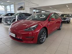 Punainen Käytetty 2021 Tesla Model 3 Sedan | 29 800 € (Perustarjous)