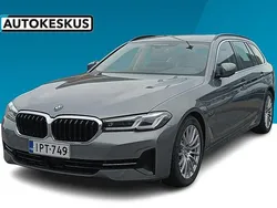 Harmaa Käytetty 2022 BMW 530e Farmari | 39 890 € (Kallis)