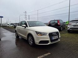 Valkoinen Käytetty 2010 Audi A1 Attraction Coupe - kaksiovinen | 7 480 €
