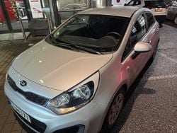 Hopea Käytetty 2015 Kia Rio LX Viistoperä | 7 700 € (Perustarjous)