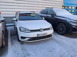 Käytetty 2017 VW Golf VII Trendline Farmari | 9 800 € (Perustarjous)