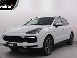 Käytetty 2018 Porsche Cayenne Sport Katumaasturi | 44 900 € (Perustarjous)