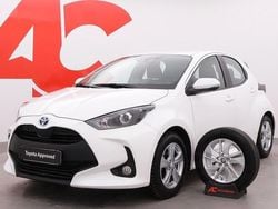 Valkoinen Käytetty 2023 Toyota Yaris Hybrid Active Viistoperä | 20 790 € (Perustarjous)