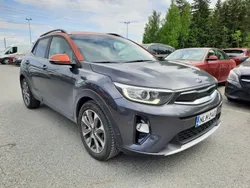 Harmaa Käytetty 2018 Kia Stonic EX Katumaasturi | 13 900 € (Perustarjous)