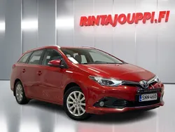 Punainen Käytetty 2015 Toyota Auris Touring Sports Multidrive S Farmari | 10 680 € (Perustarjous)