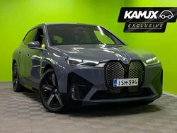 Hopea / harmaa Käytetty 2022 BMW iX Sport Line Katumaasturi | 60 890 € (Perustarjous)