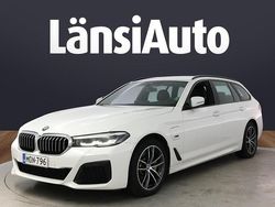 Valkoinen Käytetty 2023 BMW 530e M Sport Farmari | 35 980 € (Perustarjous)