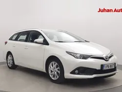 Valkoinen Käytetty 2015 Toyota Auris Touring Sports Active Farmari | 12 490 €