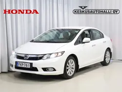 Valkoinen Käytetty 2013 Honda Civic Executive Sedan | 9 800 € (Perustarjous)
