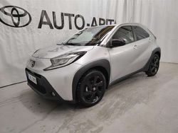 Hopea Käytetty 2022 Toyota Aygo X Multidrive S Katumaasturi | 17 900 € (Hieman kallis)