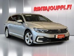 Hopea Käytetty 2023 VW Passat Executive Farmari | 27 800 € (Perustarjous)