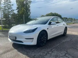 Käytetty 2022 Tesla Model 3 Performance Sedan | 33 490 € (Perustarjous)
