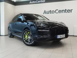 Sininen Käytetty 2019 Porsche Cayenne Turbo S Katumaasturi | 114 790 €