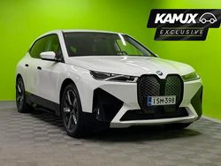 Valkoinen Käytetty 2023 BMW iX Sport Line Katumaasturi | 60 880 € (Supertarjous)