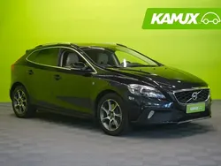 Black sapphire / metallic Käytetty 2015 Volvo V40 CC Ocean Race Farmari | 21 390 €