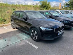 Käytetty 2023 Volvo V60 CC Business Edition Farmari | 39 990 € (Hieman kallis)