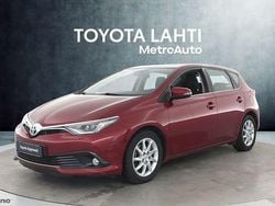 Punainen Käytetty 2017 Toyota Auris Business Edition Viistoperä | 15 480 € (Perustarjous)