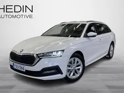 Valkoinen Käytetty 2023 Skoda Octavia Ambition Farmari | 29 900 € (Hieman kallis)
