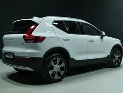 Valkoinen Käytetty 2019 Volvo XC40 Momentum Katumaasturi | 30 800 € (Supertarjous)