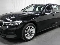 Musta Käytetty 2021 BMW 330e Farmari | 28 900 € (Hyvä tarjous)