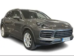 Harmaa Käytetty 2020 Porsche Cayenne Sport Katumaasturi | 46 800 € (Supertarjous)