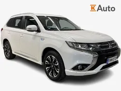 Käytetty 2016 Mitsubishi Outlander P-HEV Intense+ Farmari | 18 900 € (Perustarjous)